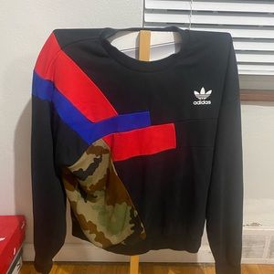 Adidas sweatshirt xl, lightly worn, nonsmoker